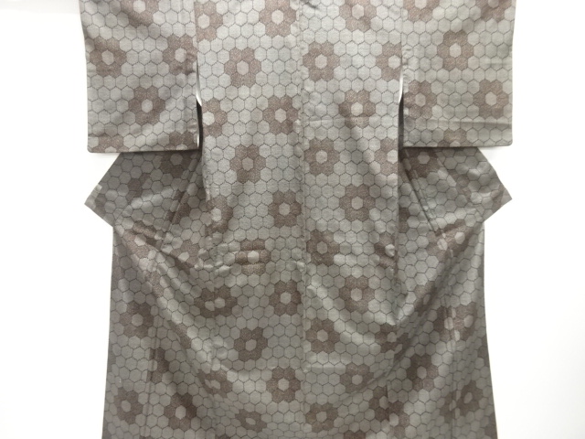 亀甲模様織り出し十日町紬着物